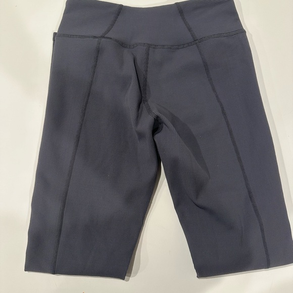 Kids Zella gray leggings size 10/13 great condition - Picture 3 of 6